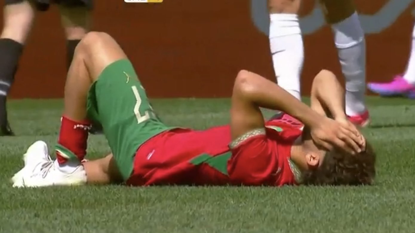 Abde Ezzalzouli au sol après sa blessure contre la Norvège